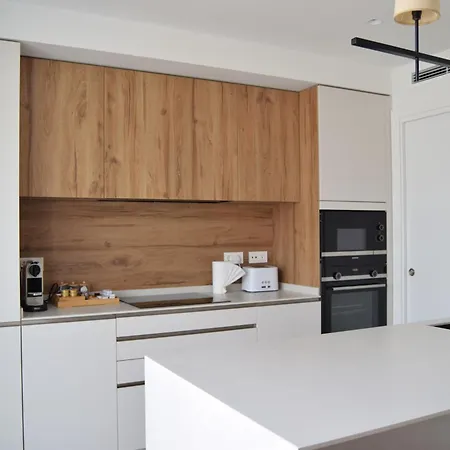 Casa Vega, A Un Minuto De La Playa, Parking Included Estepona