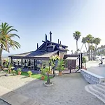Casa Vega, A Un Minuto De La Playa, Parking Included Estepona
