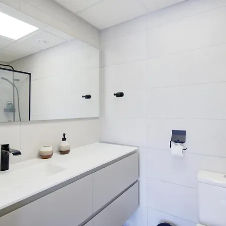 Apartamento Casa Vega, A Un Minuto De La Playa, Parking Included Estepona