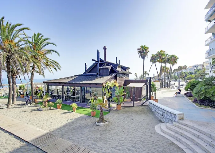 Casa Vega, A Un Minuto De La Playa, Parking Included Estepona